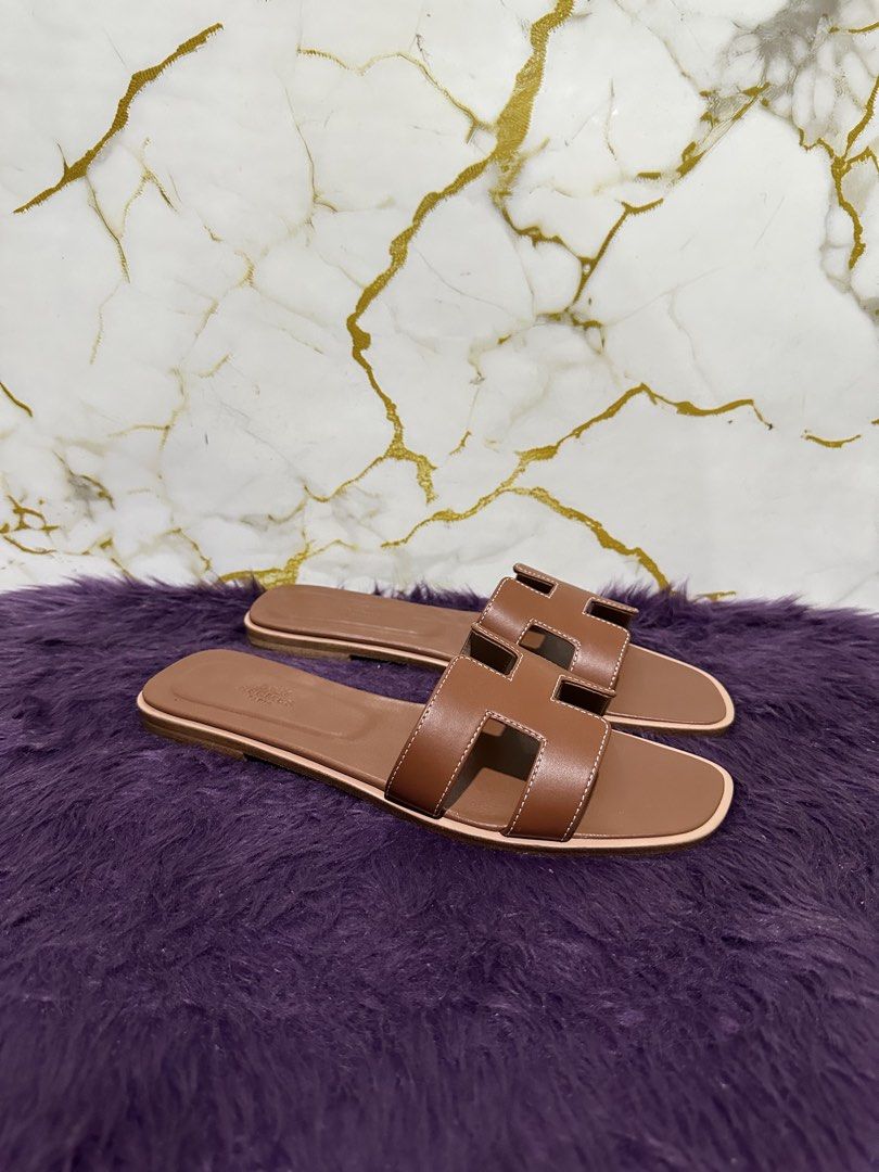 Hermes oran (Category: Flats & Sandals) located in Marikina City. Submitted by georgiaprelovestuff (Listing ID 1468453514, Image 2). Description: size 41 PLEASE READ BEFORE MAKING AN OFFER: 🔹No inclusions since this is preloved 🔹NO to low ballers please 🔹NO meetups due to busy schedule 🔹If you make an offer, please get the item let's not waste each other's time 🔹NO return NO exchange NO cancellation 🔹Please manage your expectation since all
