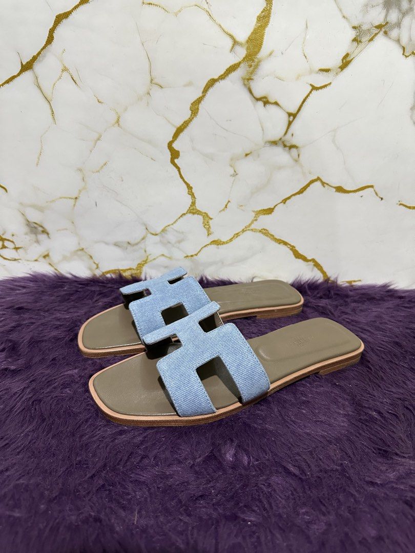Hermes oran (Category: Flats & Sandals) located in Marikina City. Submitted by georgiaprelovestuff (Listing ID 1468453826, Image 3). Description: size 38 PLEASE READ BEFORE MAKING AN OFFER: 🔹No inclusions since this is preloved 🔹NO to low ballers please 🔹NO meetups due to busy schedule 🔹If you make an offer, please get the item let's not waste each other's time 🔹NO return NO exchange NO cancellation 🔹Please manage your expectation since all