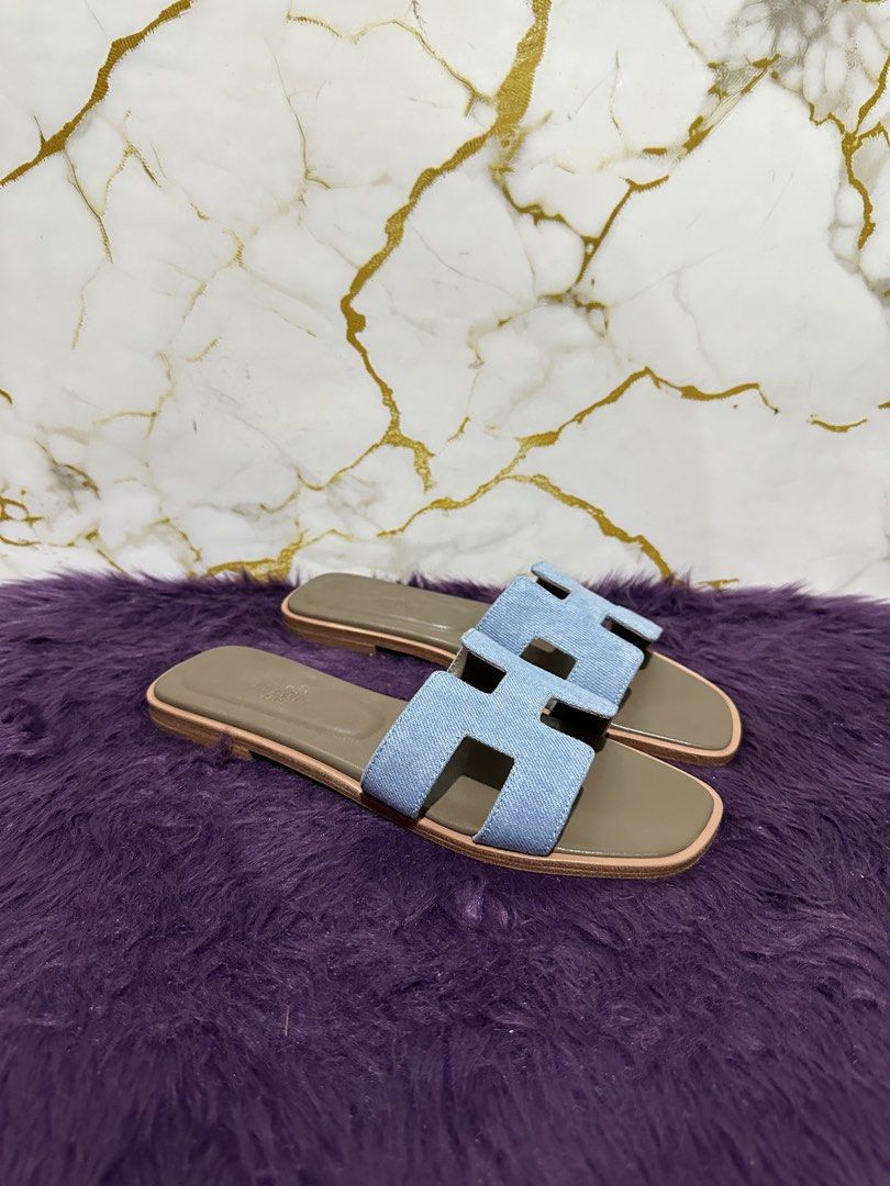 Hermes oran (Category: Flats & Sandals) located in Marikina City. Submitted by georgiaprelovestuff (Listing ID 1468453826, Image 2). Description: size 38 PLEASE READ BEFORE MAKING AN OFFER: 🔹No inclusions since this is preloved 🔹NO to low ballers please 🔹NO meetups due to busy schedule 🔹If you make an offer, please get the item let's not waste each other's time 🔹NO return NO exchange NO cancellation 🔹Please manage your expectation since all
