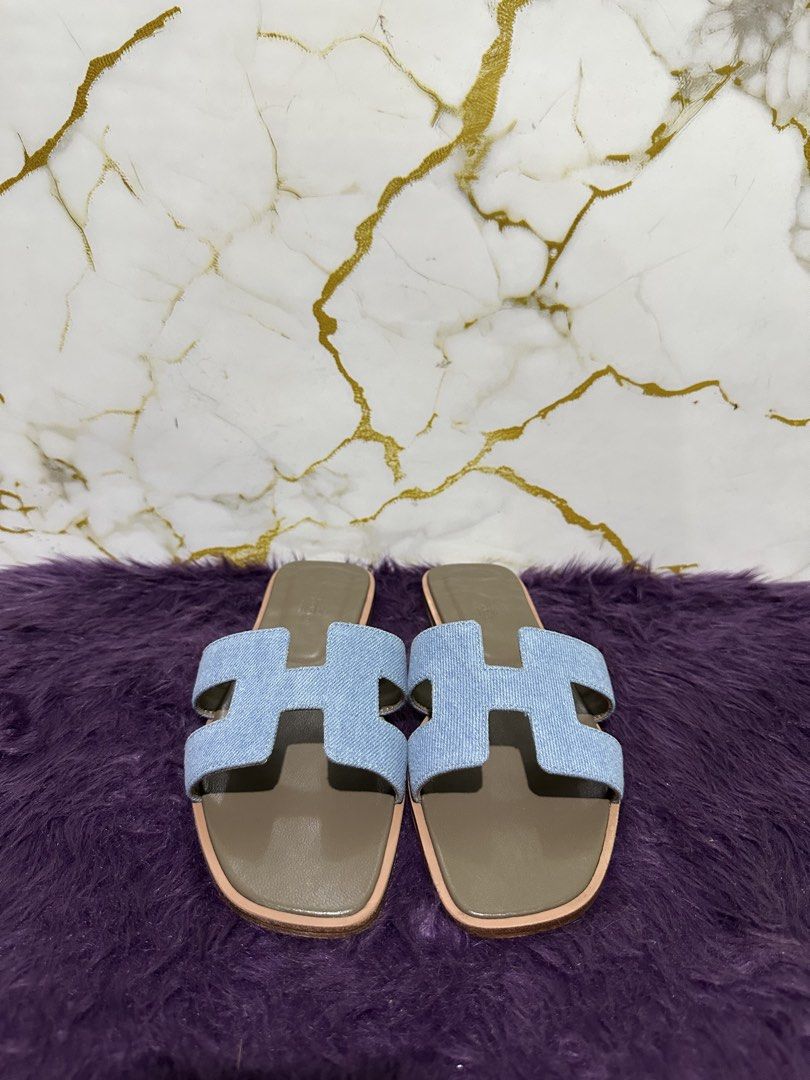 Hermes oran (Category: Flats & Sandals) located in Marikina City. Submitted by georgiaprelovestuff (Listing ID 1468453826, Image 1). Description: size 38 PLEASE READ BEFORE MAKING AN OFFER: 🔹No inclusions since this is preloved 🔹NO to low ballers please 🔹NO meetups due to busy schedule 🔹If you make an offer, please get the item let's not waste each other's time 🔹NO return NO exchange NO cancellation 🔹Please manage your expectation since all