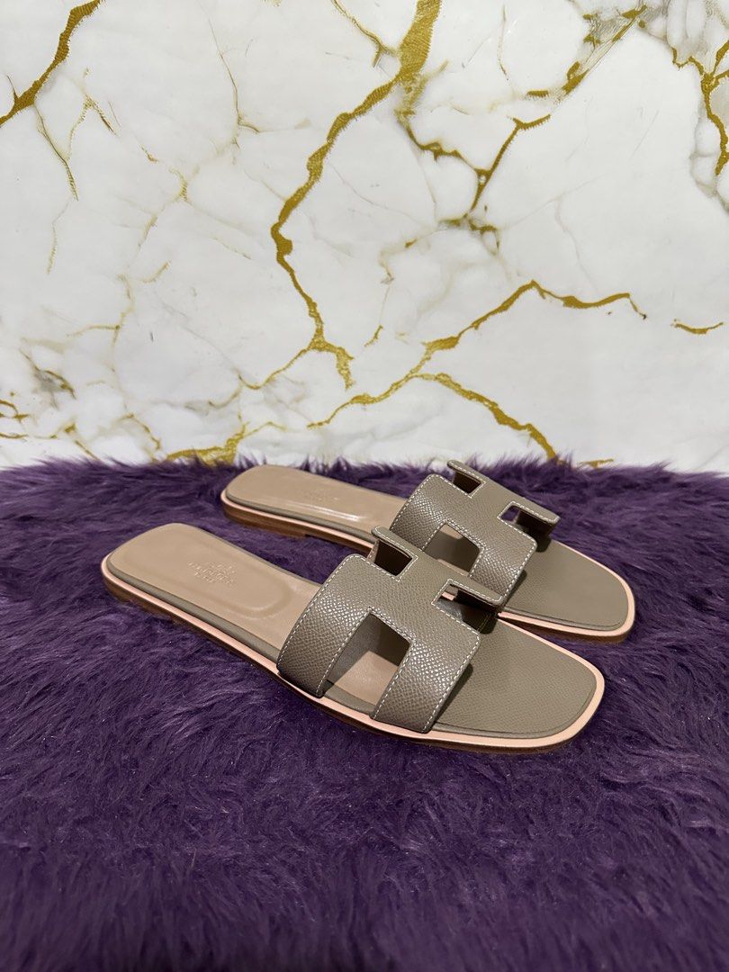 Hermes oran (Category: Flats & Sandals) located in Marikina City. Submitted by georgiaprelovestuff (Listing ID 1468454171, Image 2). Description: size 40 PLEASE READ BEFORE MAKING AN OFFER: 🔹No inclusions since this is preloved 🔹NO to low ballers please 🔹NO meetups due to busy schedule 🔹If you make an offer, please get the item let's not waste each other's time 🔹NO return NO exchange NO cancellation 🔹Please manage your expectation since all