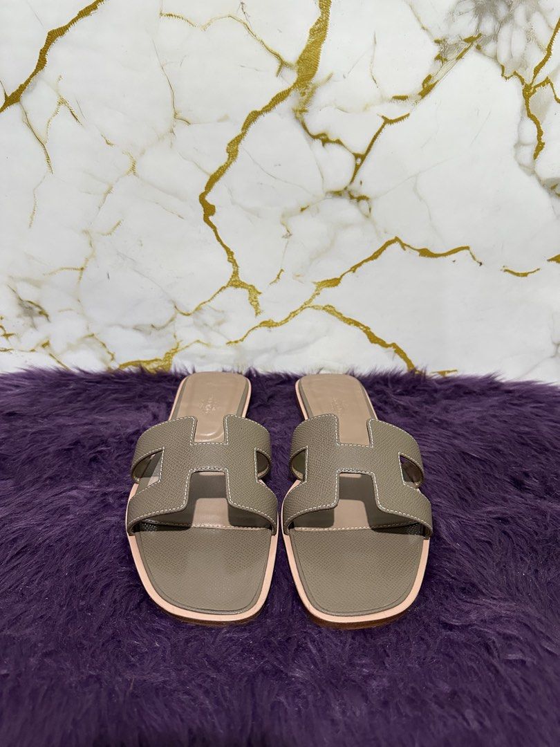 Hermes oran (Category: Flats & Sandals) located in Marikina City. Submitted by georgiaprelovestuff (Listing ID 1468454171, Image 1). Description: size 40 PLEASE READ BEFORE MAKING AN OFFER: 🔹No inclusions since this is preloved 🔹NO to low ballers please 🔹NO meetups due to busy schedule 🔹If you make an offer, please get the item let's not waste each other's time 🔹NO return NO exchange NO cancellation 🔹Please manage your expectation since all