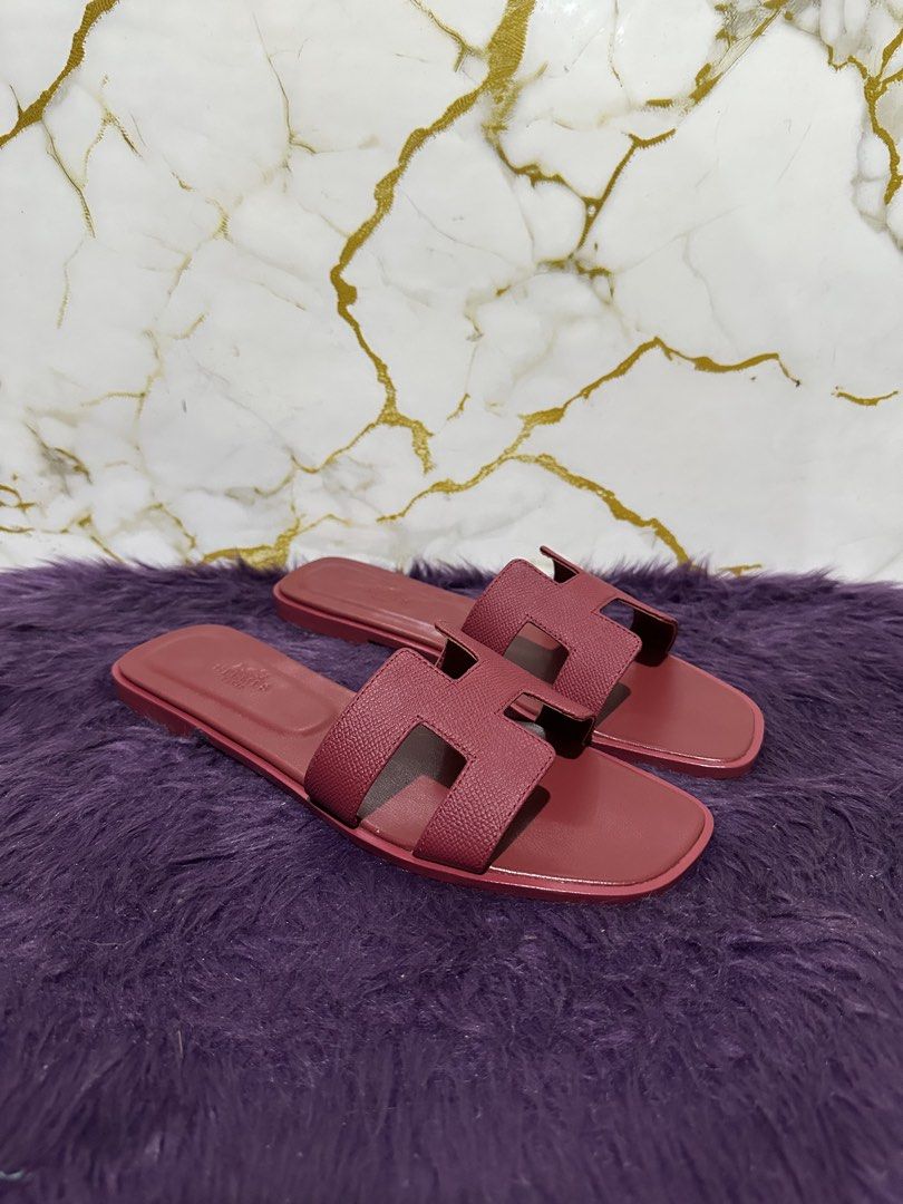 Hermes oran (Category: Flats & Sandals) located in Marikina City. Submitted by georgiaprelovestuff (Listing ID 1468454623, Image 2). Description: size 40 PLEASE READ BEFORE MAKING AN OFFER: 🔹No inclusions since this is preloved 🔹NO to low ballers please 🔹NO meetups due to busy schedule 🔹If you make an offer, please get the item let's not waste each other's time 🔹NO return NO exchange NO cancellation 🔹Please manage your expectation since all