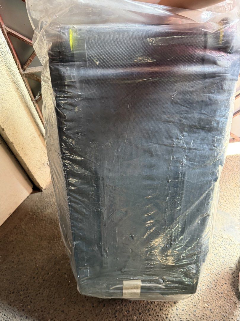 High Sierra Luggage (Category: Luggage) located in Manila. Submitted by jillibeans (Listing ID 1468320188, Image 3). Description: • Used only once • Check-in luggage • Bought abroad • Color: Black with neon green accent • Large / XL.