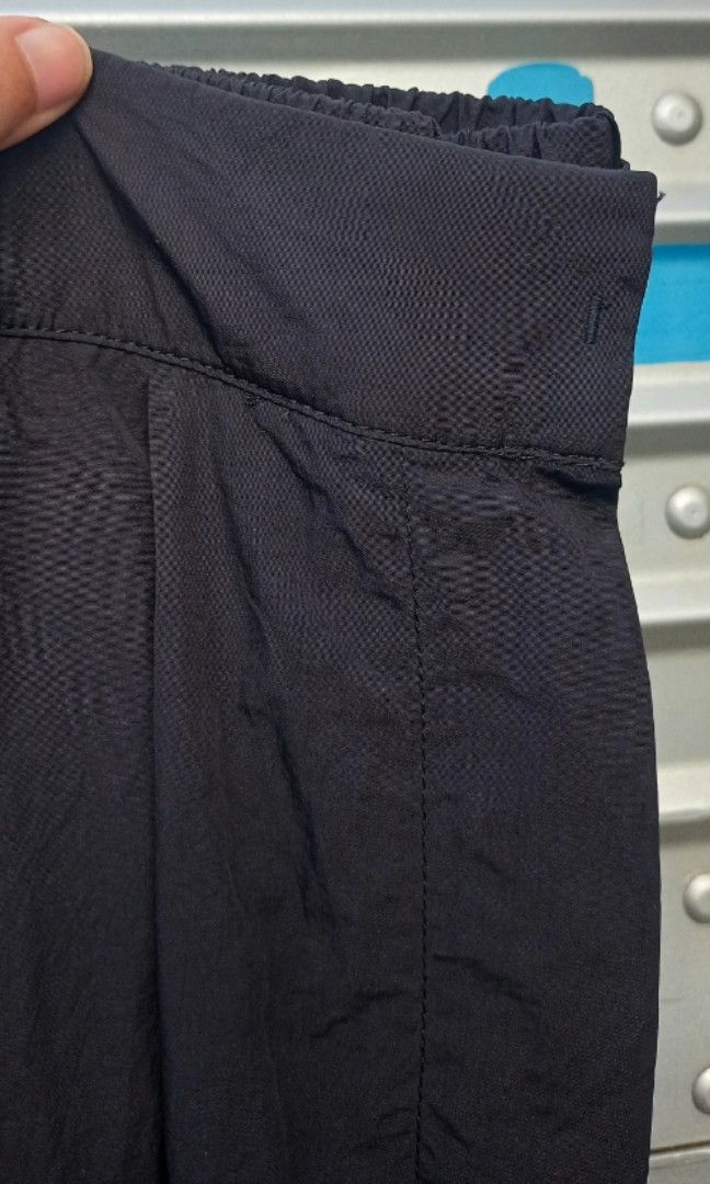 Highwaist deep black wide flowy squarepants (Category: Other Bottoms) located in Davao. Submitted by kannikasok1987 (Listing ID 1468323776, Image 3). Description: Wd side pocket Waist 27-30 (garterize) L 31 good as new.