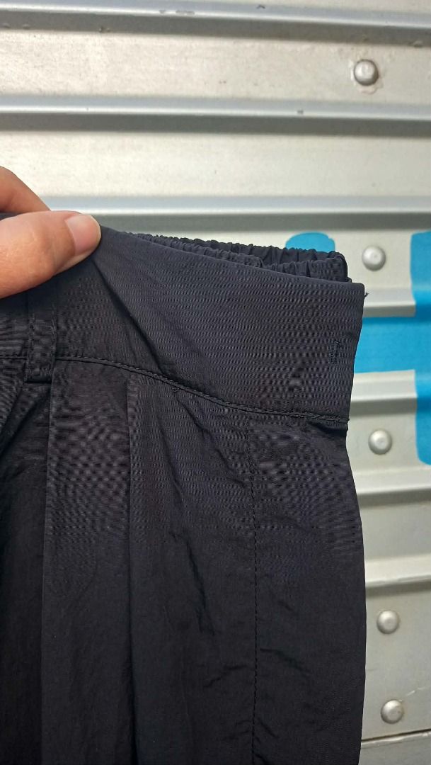 Highwaist deep black wide flowy squarepants (Category: Other Bottoms) located in Davao. Submitted by irisrazona16792 (Listing ID 1468347115, Image 2). Description: Wd side pocket Waist 27-30 (garterize) L 31 good as new.
