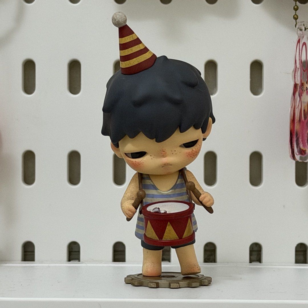 Hirono x Mime - Fool (Category: Designer & Blind Box Toys) located in Cainta. Submitted by aylmeraaa (Listing ID 1468372586, Image 1). Description: - Opened - With Box and Card - Key at the back broke and glued.
