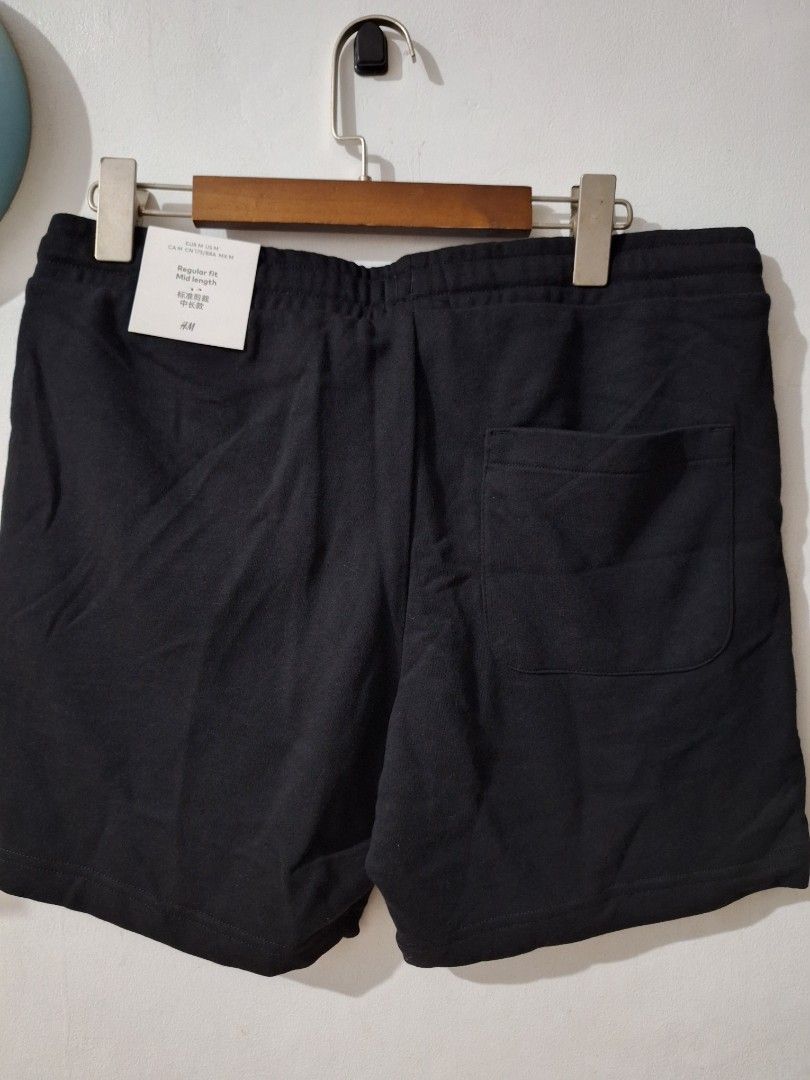 H&m basic shorts (Category: Shorts) located in Santa Rosa. Submitted by pat0317 (Listing ID 1468463159, Image 3). Description: brandnew legit black and beige sizes small, large, xl cod cop lbc lalamove j&t best for giveaways and gifts this coming season complete with tags srp: 599.