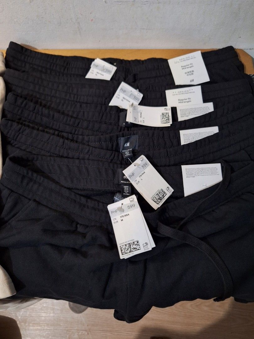 H&m basic shorts (Category: Shorts) located in Santa Rosa. Submitted by pat0317 (Listing ID 1468463159, Image 2). Description: brandnew legit black and beige sizes small, large, xl cod cop lbc lalamove j&t best for giveaways and gifts this coming season complete with tags srp: 599.