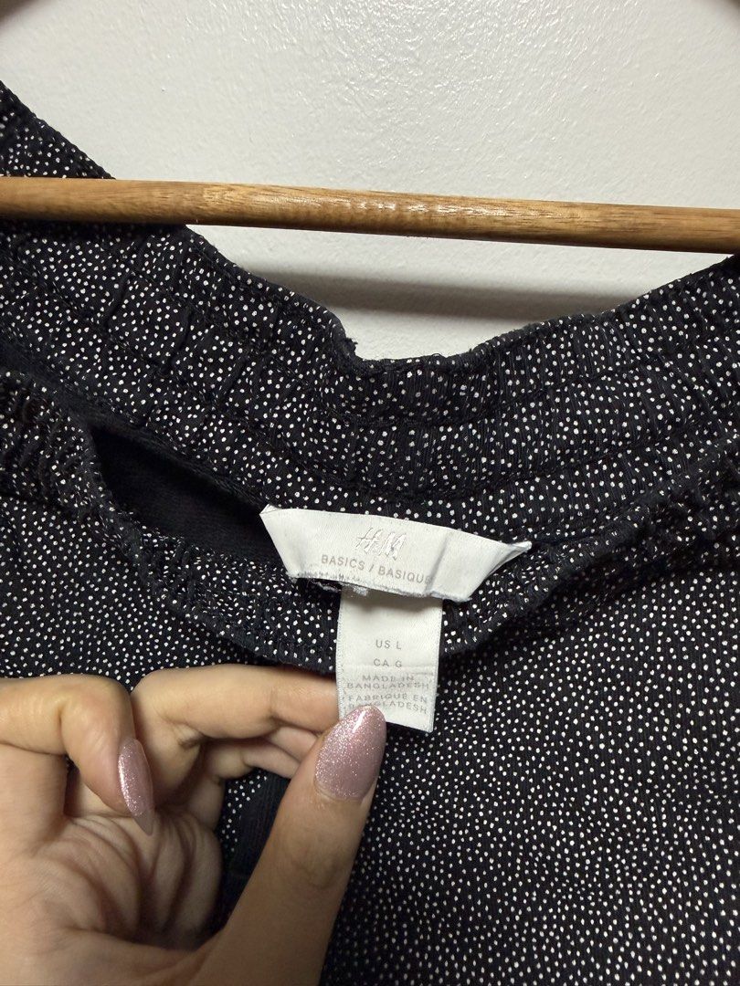 H&M black speckled drawstring shorts (Category: Shorts) located in Cauayan City . Submitted by msdianavarro (Listing ID 1468457789, Image 3). Description: Can fit 30-34 .