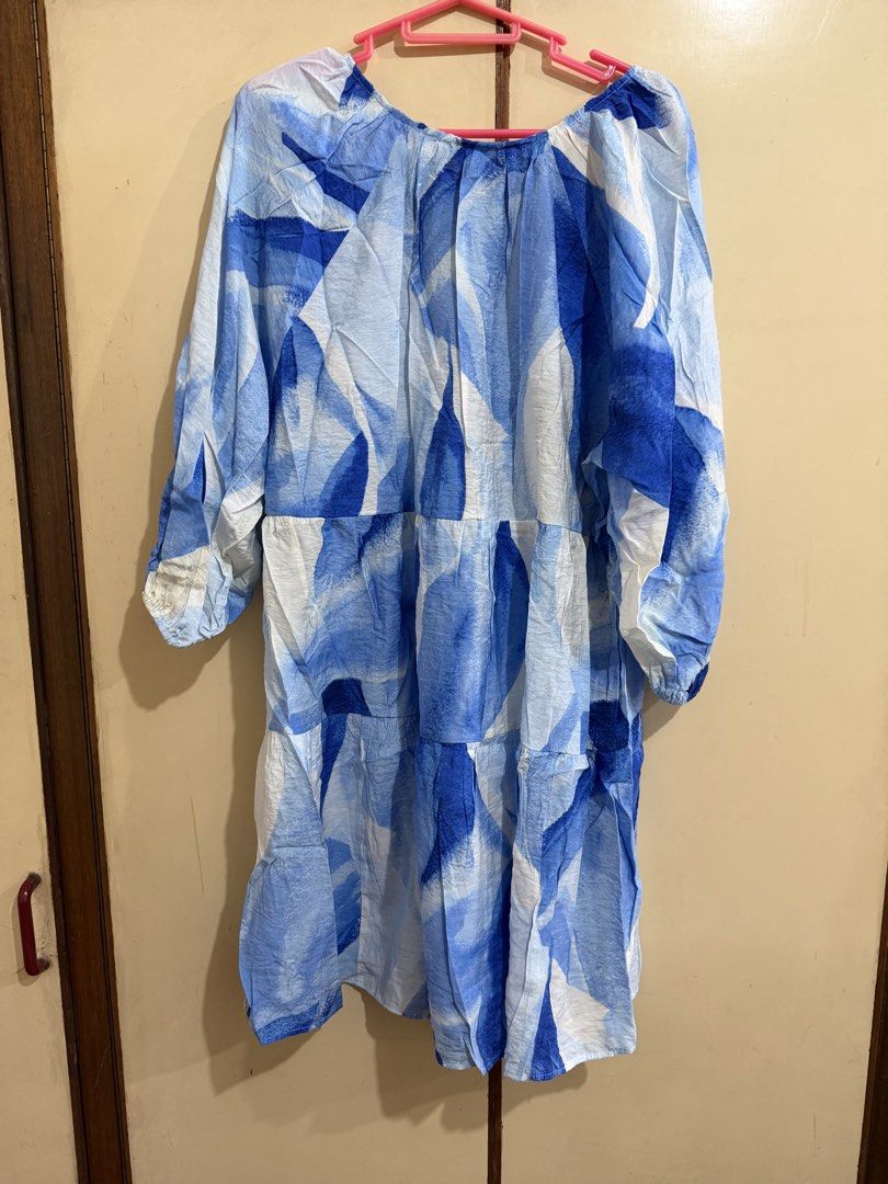 H&M Blue Dress Large (Category: Dresses) located in Manila. Submitted by preloved_new_forsale (Listing ID 1468353353, Image 2). Description: .