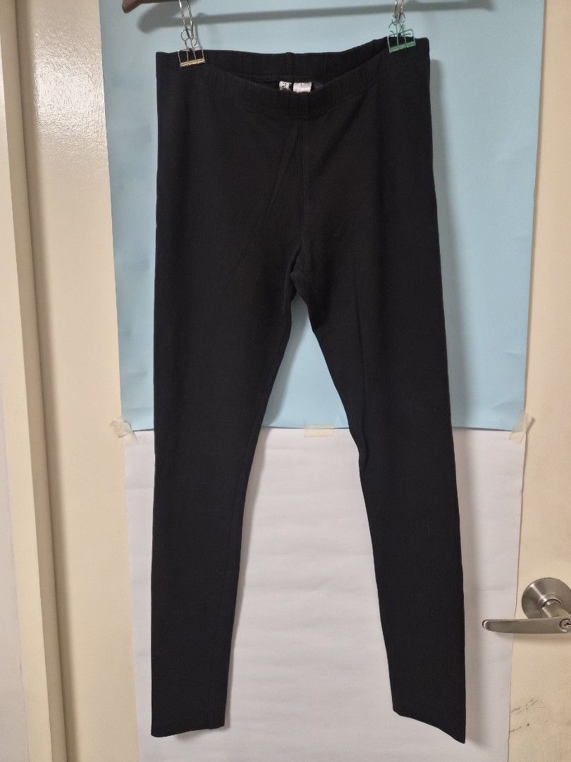 H&M Divided Black Leggings Size M (Category: Activewear) located in Manila. Submitted by prelovedbyc.hannah (Listing ID 1468432786, Image 1). Description: - Brand/Model: H&M Divided - Size: Medium (M) - Color: Classic Black - Fit & Fabric: High elasticity, stretchable, and comfortable elastic waistband - Style: Versatile everyday basic, easy to mix and match.