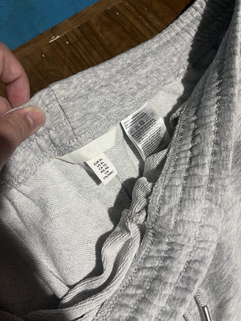 H&M Drawstring Shorts XL (Category: Shorts) located in Quezon City. Submitted by azarels (Listing ID 1468368396, Image 3). Description: Bought in H&M Rarely Used Color: Gray Size: XL + local sf 📍Project 8, QC.