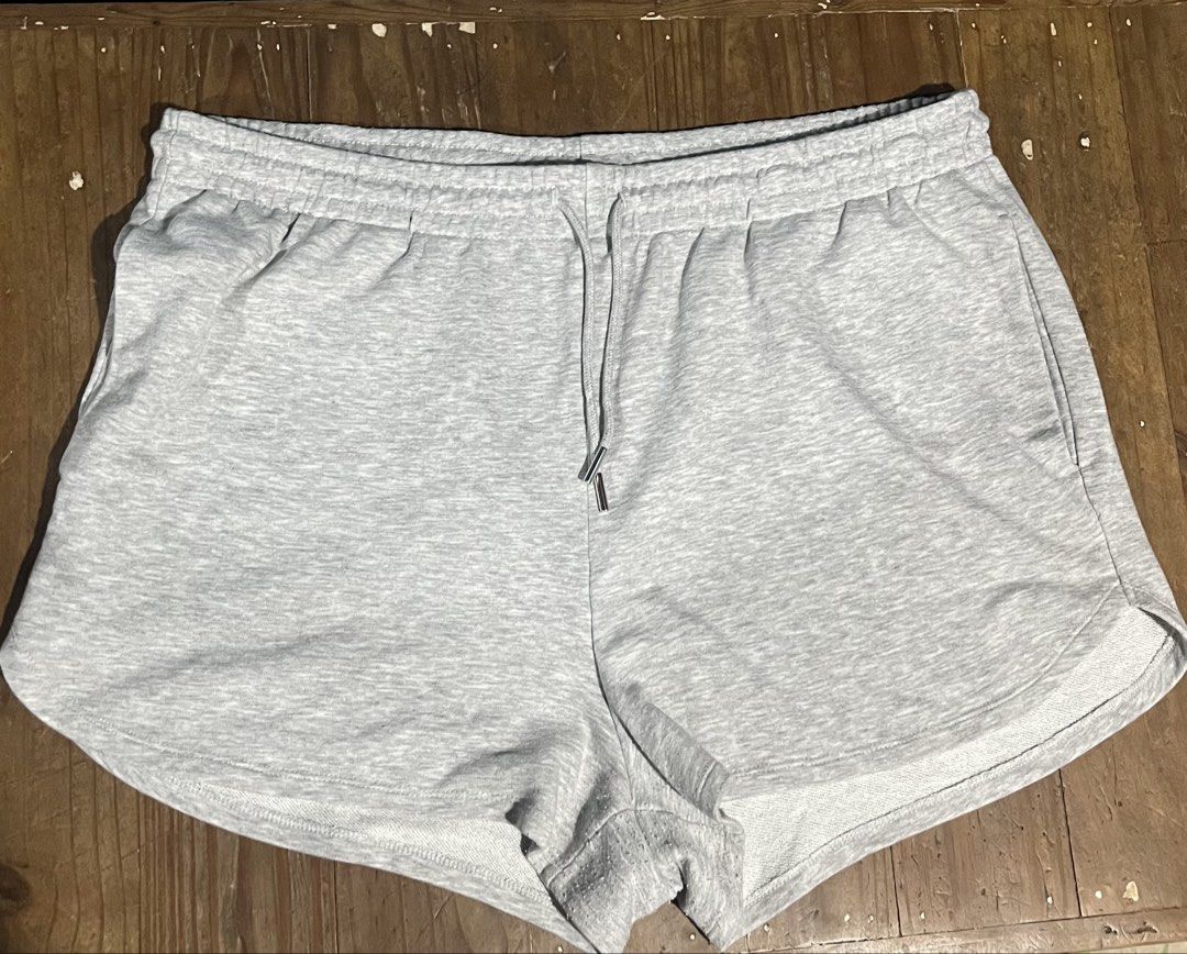 H&M Drawstring Shorts XL (Category: Shorts) located in Quezon City. Submitted by azarels (Listing ID 1468368396, Image 2). Description: Bought in H&M Rarely Used Color: Gray Size: XL + local sf 📍Project 8, QC.