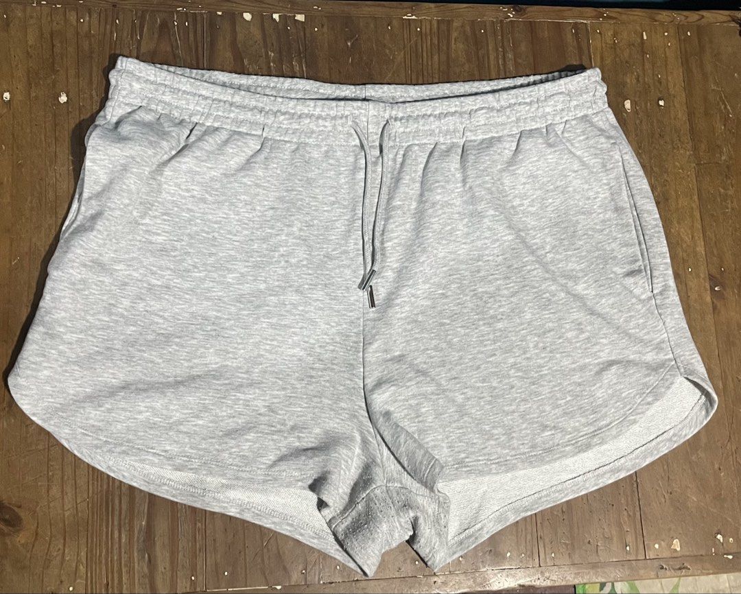 H&M Drawstring Shorts XL (Category: Shorts) located in Quezon City. Submitted by azarels (Listing ID 1468368396, Image 1). Description: Bought in H&M Rarely Used Color: Gray Size: XL + local sf 📍Project 8, QC.