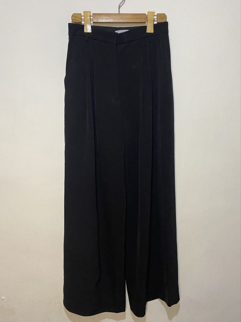 H&M HW wide leg trouser (Category: Other Bottoms) located in General Trias. Submitted by aandrcollections (Listing ID 1462289146, Image 1). Description: Waist-28-29” Length-39”.