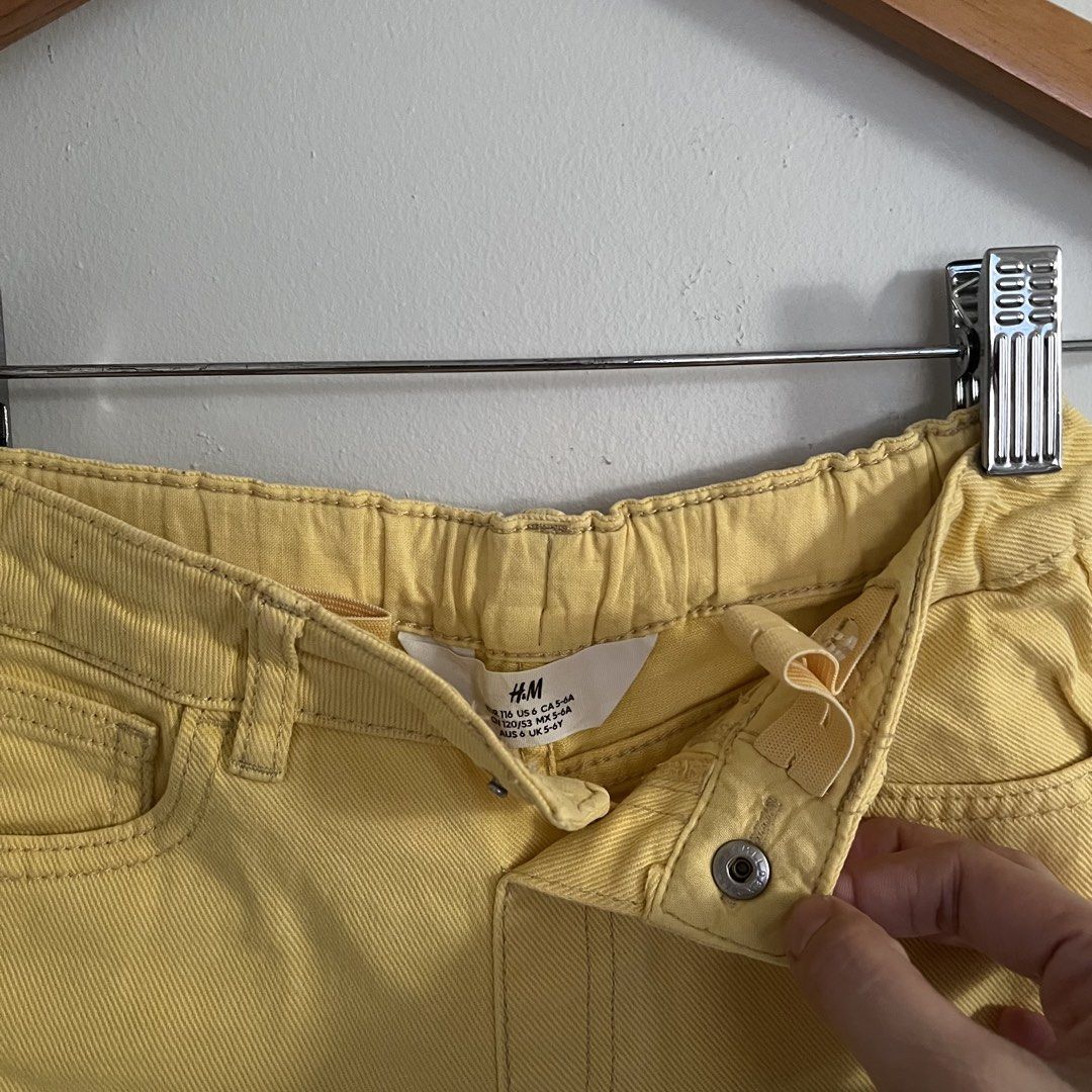 H&M kids bermuda shorts (Category: Babies & Kids Fashion) located in Manila. Submitted by ourburstingwardrobe_ (Listing ID 1468361070, Image 3). Description: Size 5 Good as new 2nd pic is the actual color.