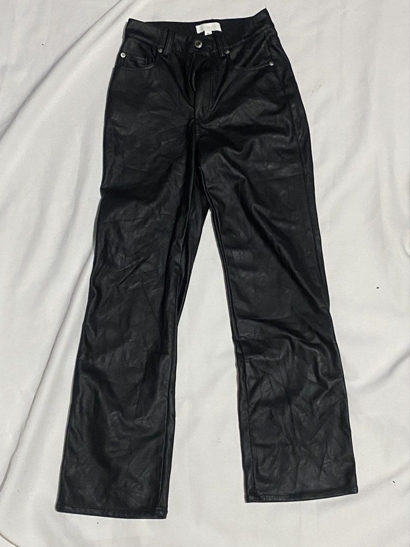 H&M Leather Pants (Category: Jeans) located in Makati City. Submitted by weirdshopping (Listing ID 1468298724, Image 1). Description: Selling pre-loved clothes! DETAILS: ~ All items are in good condition. - BRANDED - All clothes are sanitized before delivery. ~ Mode of Payment: Cash & Gcash - Available for delivery c/o by costumer: Lalamove, Grab, Angkas ~ Location: Guadalupe Viejo, Makati ~ FOR meet up, pick up, & delivery! (Delivery fee is hand