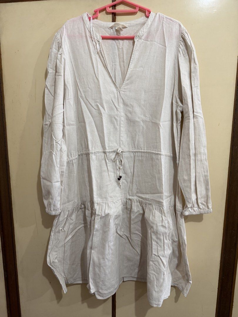 H&M Linen Blend Dress (Category: Dresses) located in Manila. Submitted by preloved_new_forsale (Listing ID 1468353829, Image 1). Description: .