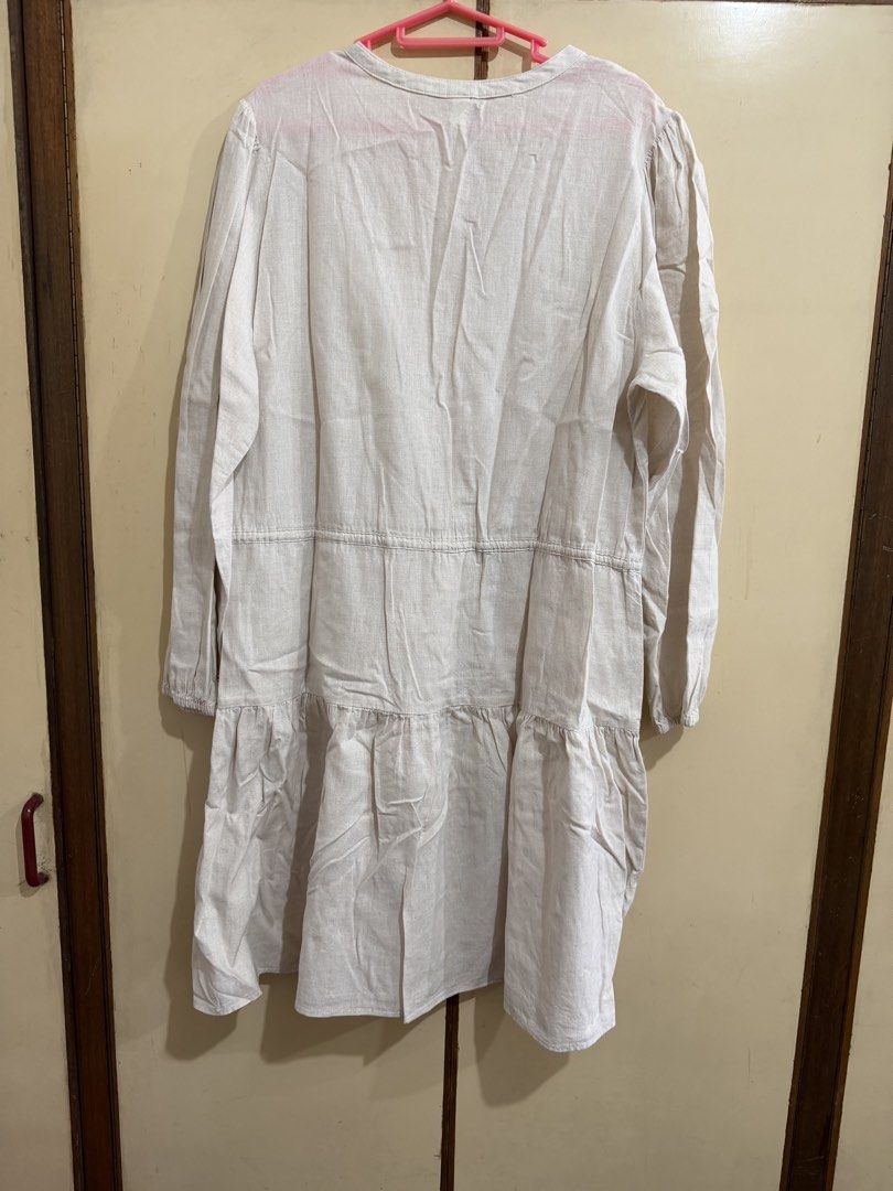 H&M Linen Blend Dress (Category: Dresses) located in Manila. Submitted by preloved_new_forsale (Listing ID 1468353829, Image 2). Description: .