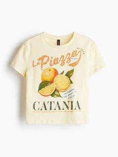 (Category: ) located in . Submitted by ourburstingwardrobe_ (Listing ID 1468357079, Image 1). Description: .