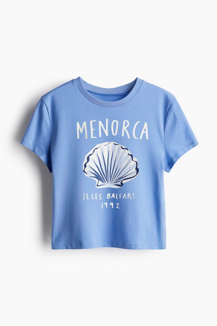 H&M printed tshirt (Category: Babies & Kids Fashion) located in Manila. Submitted by ourburstingwardrobe_ (Listing ID 1468357265, Image 1). Description: Size xs Fits pre-teen Like new.
