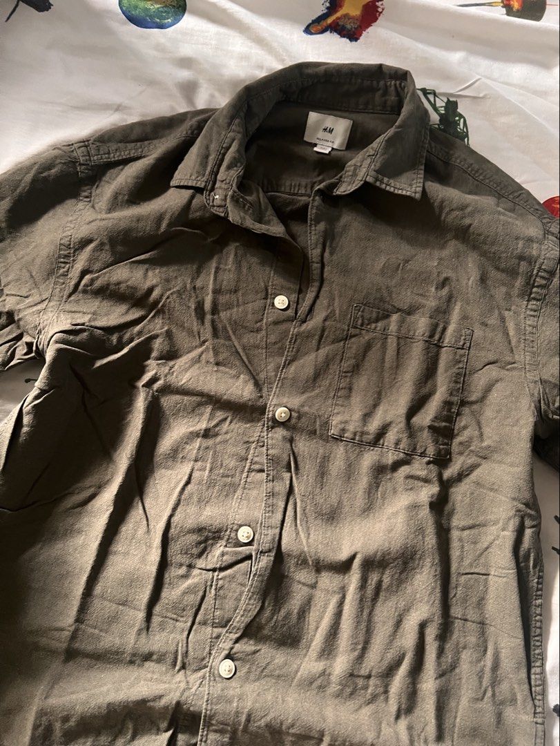 H&M Safari Green Polo (Category: Coats, Jackets and Outerwear) located in Manila. Submitted by jacquesag07 (Listing ID 1468291804, Image 1). Description: .