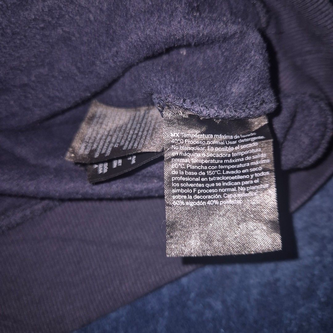 H&M SOHO 1971 Sweatshirt (Category: Tshirts & Polo Shirts ) located in General Santos City (Dadiangas). Submitted by madeby.ryb (Listing ID 1468455069, Image 2). Description: •Size: 25" × 23" •Good condition.