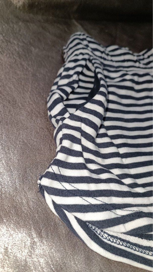 H&M Striped Drawstring Shorts XS (Category: Shorts) located in Valenzuela. Submitted by nixs2722 (Listing ID 1468449593, Image 2). Description: -GC PAYMENT -SF c/o BUYERS - Brand: H&M Basics - Size: US XS / CA TP - Color: Black and white striped - Material: Soft French terry fabric - Features: Elastic waistband with adjustable black drawstring, dolphin hem, and side pockets - Origin: Made in Bangladesh.