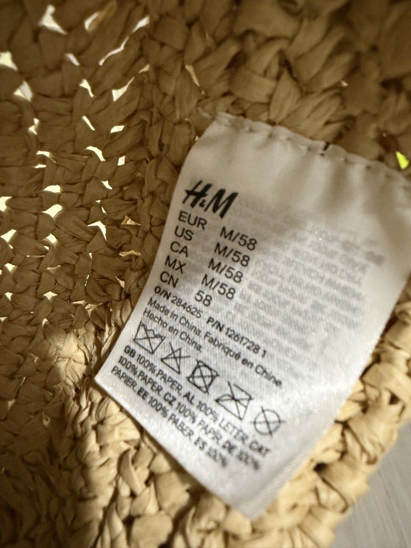H&M Woven Straw Bucket Hat (Category: Hats & Beanies) located in Quezon City. Submitted by soloqueenph (Listing ID 1468407491, Image 3). Description: H&M Woven Straw Bucket Hat in neutral beige. Lightweight, breathable open-knit design with a wide brim. Perfect for beach trips and sunny days..