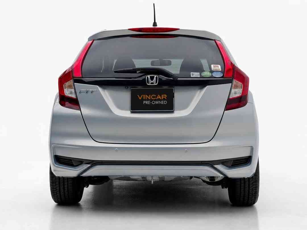 Honda Fit 1.3 G F-Package [2017 FL] (A) (Category: Used Cars) located in Singapore. Submitted by vincar_pre-owned (Listing ID 1468212996, Image 3). Description: Affordable and one of the easiest to maintain! Extremely well maintained and taken care off by the previous owner! Fuel efficient and spacious interior, one of the most popular hatchback in the market! Contact us today to arrange a viewing for this unit at the VINCAR pre-owned showroom no