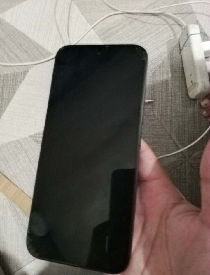 HONOR (Category: Android Others) located in Manila. Submitted by jeronchinitows (Listing ID 1468293952, Image 3). Description: •No issue •Good for gaming •Medyo good camera •mala iphone ang atake •color black .