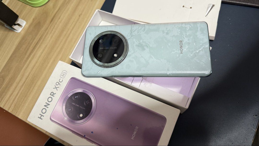Honor x9c 5g 12/256 (Category: Android Others) located in Manila. Submitted by elizurabalos (Listing ID 1468408698, Image 1). Description: Honor x9c 5g 12/256gb With cord No adaptor No issue sa performance Issue dents pkicheck nlng po ung last 5photos Not affected sa performance Imus .