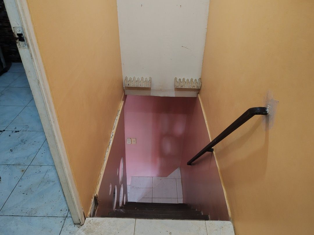 House for rent (Category: Townhouse) located in Cavite. Submitted by magpantayferdier (Listing ID 1468297811, Image 1). Description: 2 storey plus deck With aircon 2 bedrooms 2 CR With garage.