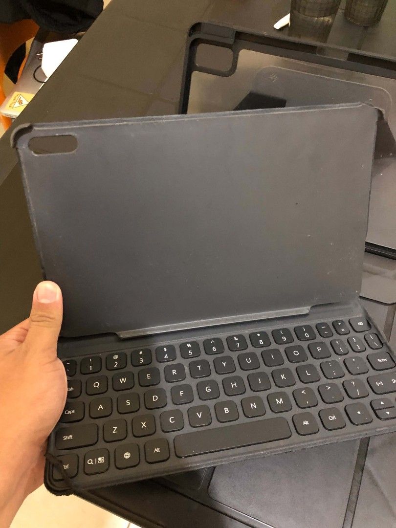 HUAWEI MATEPAD 10.4 (Category: Android) located in Manila. Submitted by lyxteremut80591 (Listing ID 1468434428, Image 2). Description: RFS: May new tab na Inclusions: Pen - universal pen and no palm rejection Keyboard magnetic case (bluetooth) - medj gamit na kaya may mga damage and scratches na but still workin Case - recently bought - No box and charger na po sya and type c po yung port - unli check and reset although kaka reset ko lang naman -
