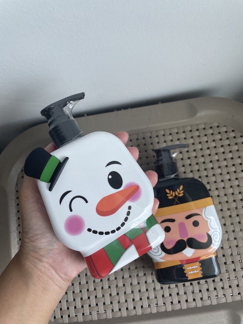 Hudson Bath Co. Hand Soaps (Bundle of Two) (Category: Hands & Nails) located in Tanza. Submitted by thebeautyinall (Listing ID 1468309844, Image 2). Description: *Bundle of Two (must take both) *Both 300ml *ORIGINAL Hudson Bath Co. *In the scents of Christmas Cookies & Eucalyptus Cedarwood.