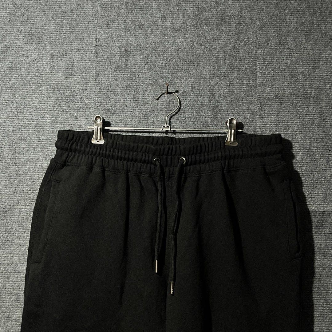 HUF SMALL PATCH LOGO (Category: Shorts) located in Naga. Submitted by goodfinds_only.v1 (Listing ID 1468426891, Image 2). Description: FOR SALE -HUF SMALL PATCHED LOGO SIZE:XL ON TAG BEST FIT LARGE MEASUREMENTS WAISTLINE:32 UP TO 38(STRETCHABLE) LENGTH:21 INCHES LEG OPEN:12 INCH COLOR RATE:9.3/10 GOOD CONDITION NO FLAWS DM ME TO PURCHASE! .