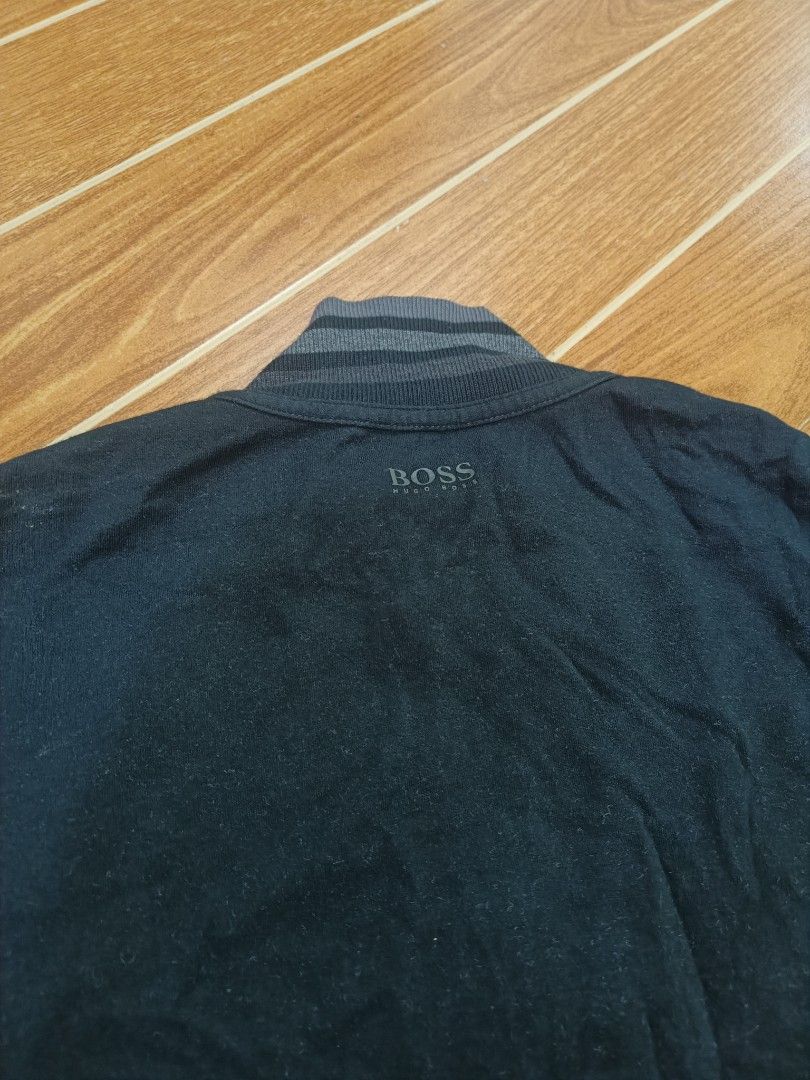 AUTHENTIC 💯 Hugo Boss Reversible Track Jacket (Category: Coats, Jackets and Outerwear) located in Manila. Submitted by juancho.ac (Listing ID 1468465313, Image 2). Description: Hugo Boss Reversible Track Jacket Authentic 💯 Size Medium Money Dimes: 22-27 Color Rate: 10/10 Bnew Condition As New No Hidden Issues Ready to Wear.