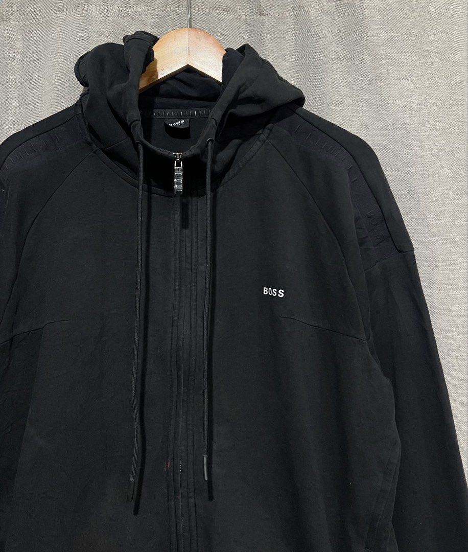 Hugo Bosw Fullzip! (Category: Coats, Jackets and Outerwear) located in General Trias. Submitted by luxfinds2019 (Listing ID 1468313508, Image 3). Description: Hugo boss full zip hoodie! 799 shipped only Black Xl 23by28 Excellent condition pa May paint lng sa see pic kaya sa laba Loc laguna Pm.