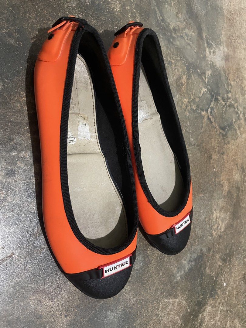 Hunter ballet flats (Category: Flats & Sandals) located in Davao. Submitted by mj_designervintagecurator (Listing ID 1468391470, Image 2). Description: 📌may issue lang isa sa gilid 📌9.5 inches - / 24cm.