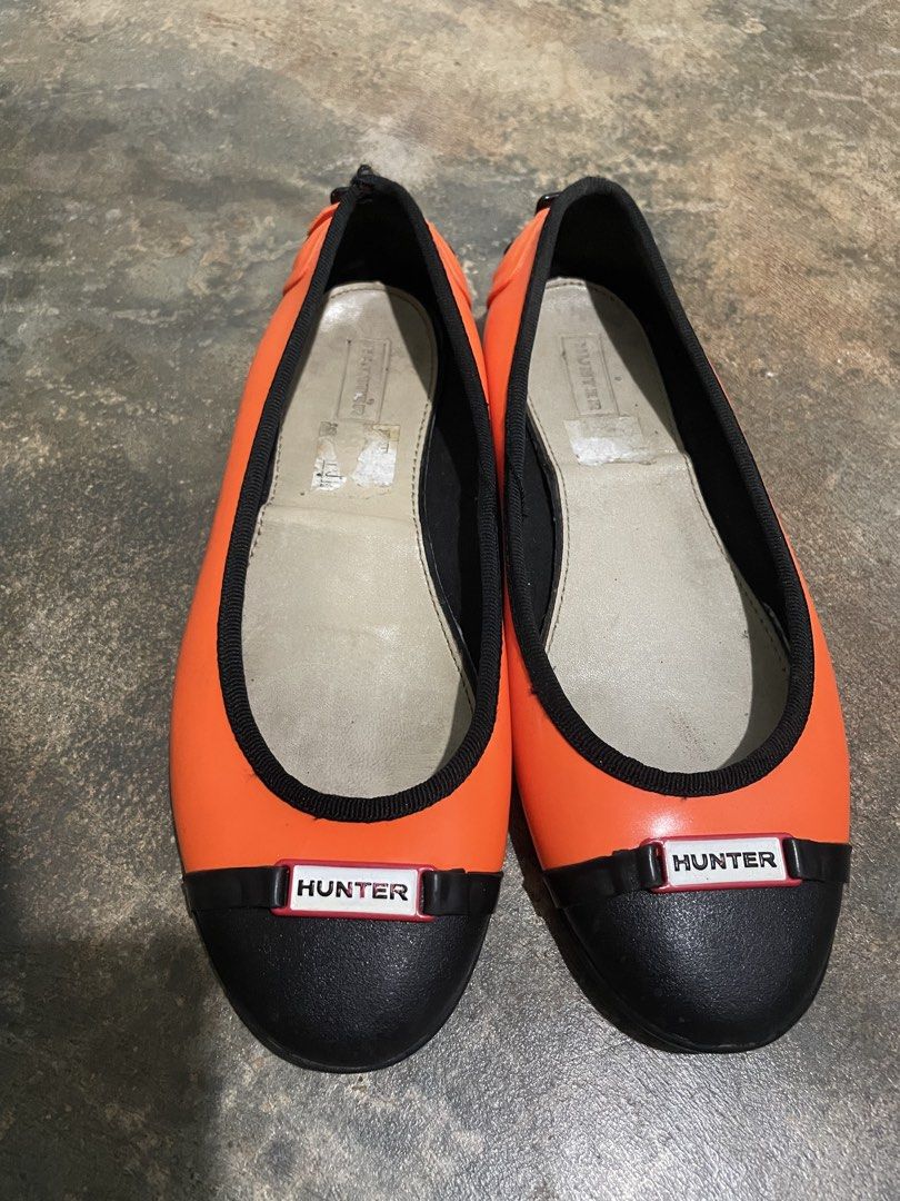 Hunter ballet flats (Category: Flats & Sandals) located in Davao. Submitted by mj_designervintagecurator (Listing ID 1468391470, Image 1). Description: 📌may issue lang isa sa gilid 📌9.5 inches - / 24cm.