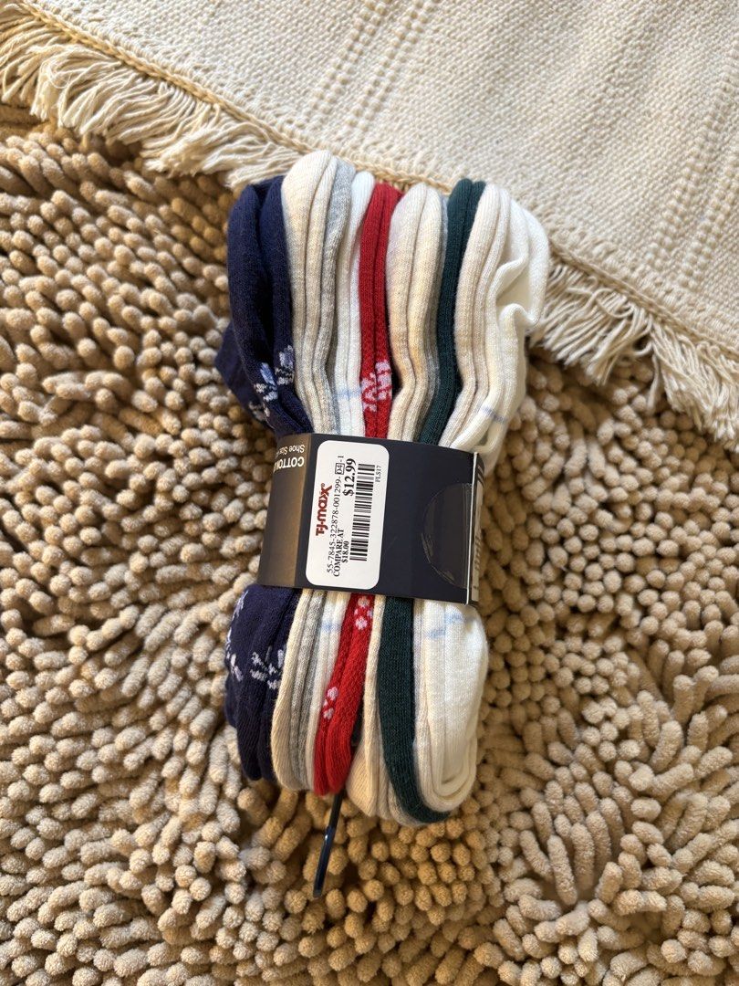 Imported GAP cotton low cuts socks 10 PAIRS set (Category: Shoe inserts) located in Quezon City. Submitted by heartshop.ph (Listing ID 1468346513, Image 2). Description: Original GAP 10 pairs low cut socks.