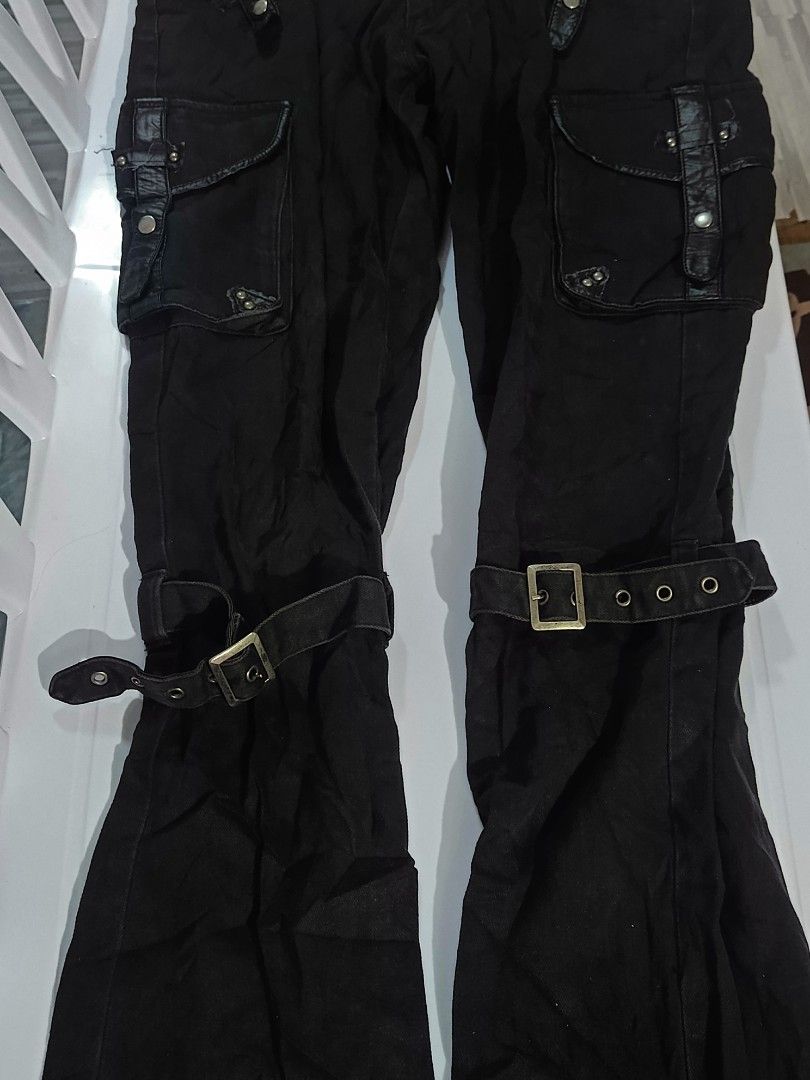 goa in the attic ifsixwasnine (Category: Jeans) located in Cebu City. Submitted by iamnegotiable (Listing ID 1468409549, Image 1). Description: In the attic From Japan Style: Japanese streetwear, punk, grunge, and early-2000s fashion. It is now generally encountered through vintage and archive clothing sellers; the label is described as defunct by vintage fashion sources. Dimes Waistline 30-31 inch Length 40 inch Hem 8 inch I'm looking for good o