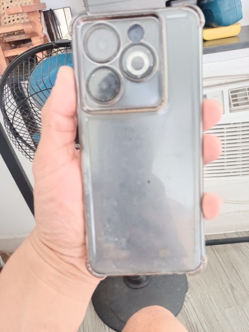 Infinix smart 8 (Category: Early Generation Mobile Phones) located in Quezon City. Submitted by detaglejac52593 (Listing ID 1468306843, Image 2). Description: wala issue phone need lang funds goods for gaming to my konti gas gas sa likod un lang nmn gagamitin nalang ok na ok to promise.