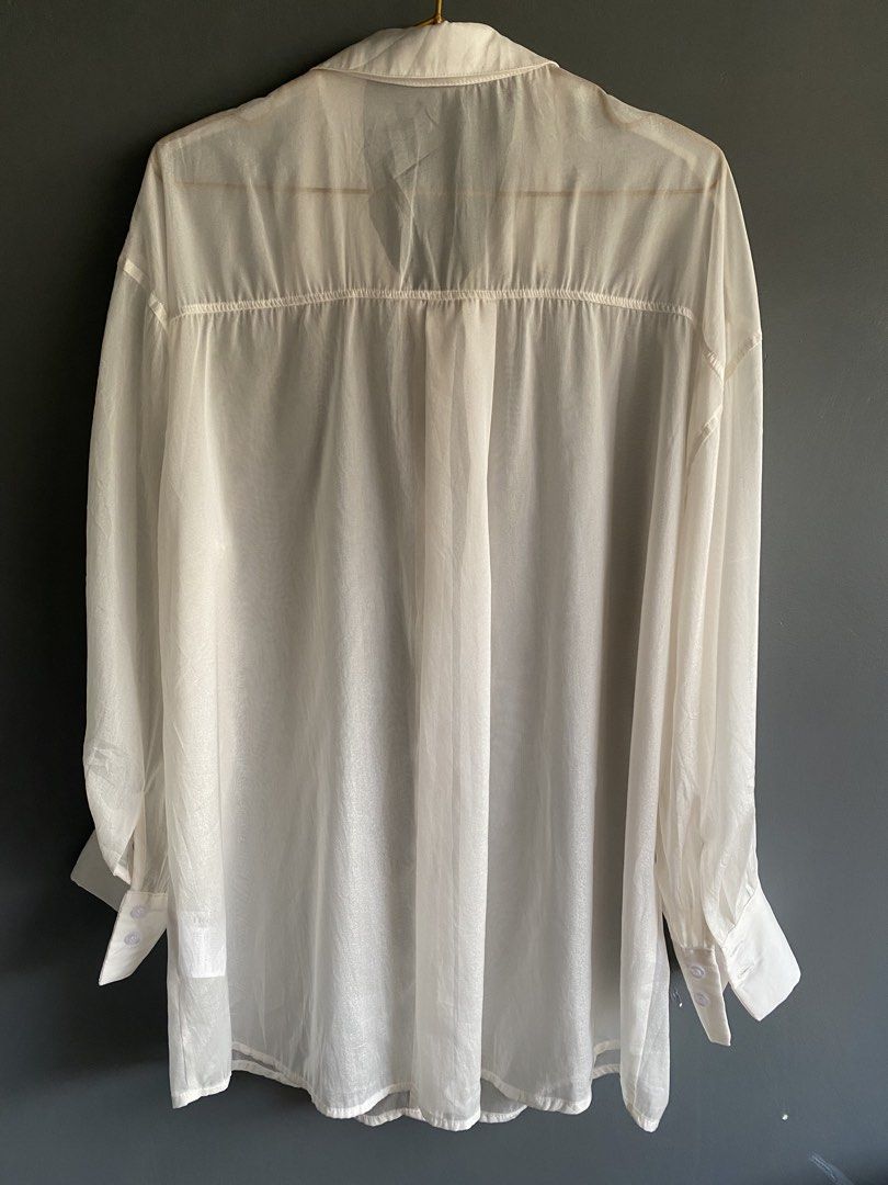 Ingni sheer shirt (Category: Longsleeves) located in Cebu City. Submitted by janb85 (Listing ID 1468361987, Image 3). Description: Free size best fits m to l Cute beach wear or over a vest or on its own. .