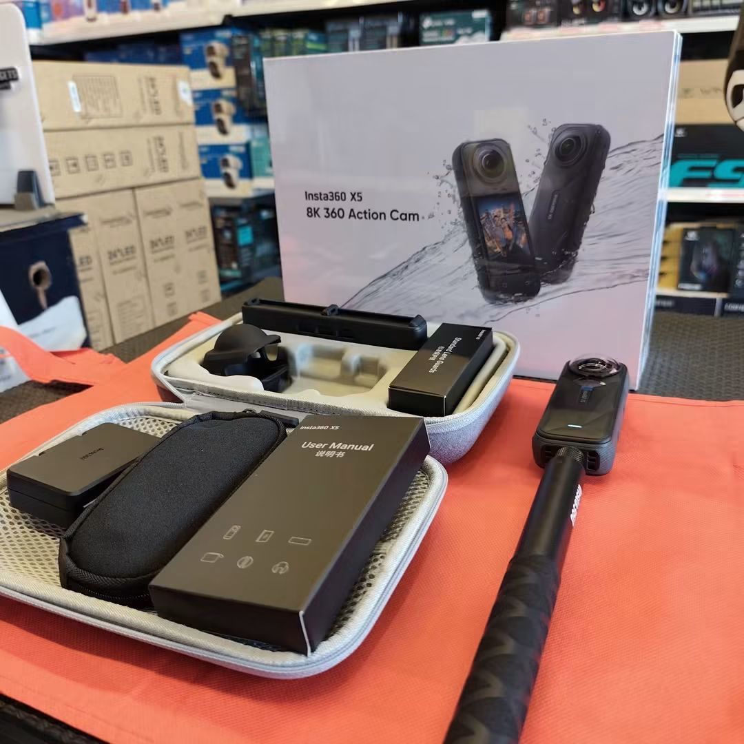 Insta360 X5 (Essentials Bundle) (Category: Cameras) located in Caloocan City. Submitted by kentsalvador31 (Listing ID 1468365168, Image 3). Description: Another unit sold & released! 💥📷 Another happy power couple secured! 🎉 Maraming salamat ma'am & sir sa pagbisita sa branch para kunin ang brand new Insta360 X5 (Essentials Bundle)! Full set with carry case, invisible selfie stick, and accessories—ready na agad sa susunod na rides at travel vlo