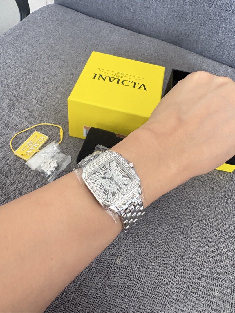 Invicta Angel Luvienne (Category: Women's Watches) located in San Mateo. Submitted by splendidbuys (Listing ID 1468302322, Image 1). Description: Brandnew Invicta Angel Luvienne 28mm Pinabawasan lng ung bracelet #watches #invictawatch .