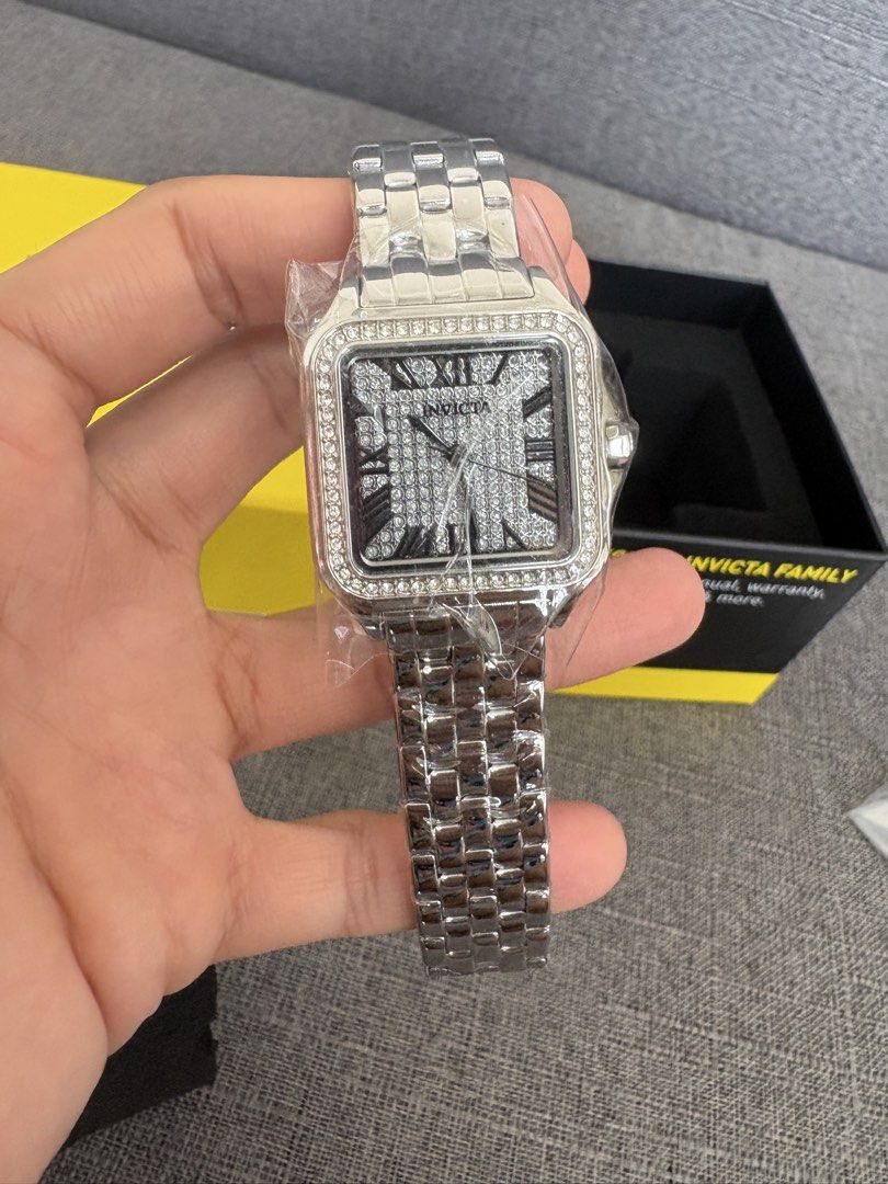 Invicta Angel Luvienne (Category: Women's Watches) located in San Mateo. Submitted by splendidbuys (Listing ID 1468302322, Image 3). Description: Brandnew Invicta Angel Luvienne 28mm Pinabawasan lng ung bracelet #watches #invictawatch .