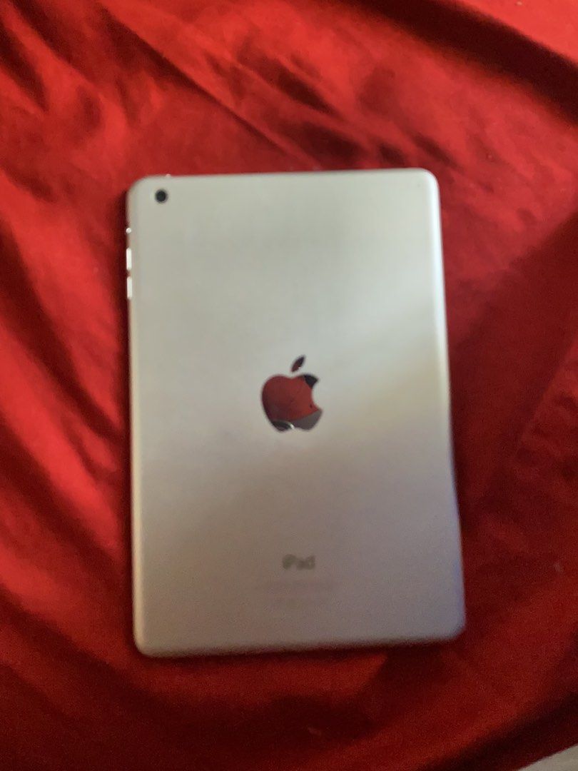 ipad mini 1 (Category: iPad) located in Agdangan. Submitted by dos.xxx (Listing ID 1468323046, Image 2). Description: 12.7 gb for watching only.