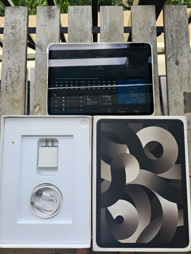 Ipad Pro 11 inch 3rd gen 256gb (Category: iPad) located in Manila. Submitted by kirizuna13 (Listing ID 1468326350, Image 1). Description: - Model: iPad Pro 11-inch (3rd Generation) - Storage: 256GB - Condition: Excellent, lightly used with screen protector and clear case - Inclusions: Original box, wall charger, and charging cable - Features: Stunning display, powerful performance, slim aluminum design - PRICE IS NEGOTIABLE .